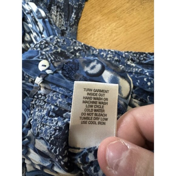 Dressbarn Women Size XL Ruffle Neck Polyester Blouse Button Down Pleated - Picture 8 of 9